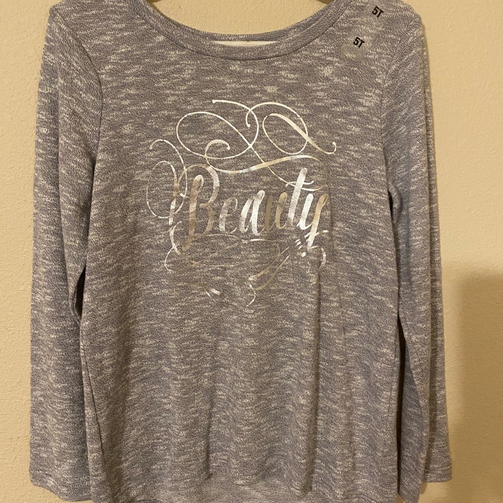 Light weight sweater
